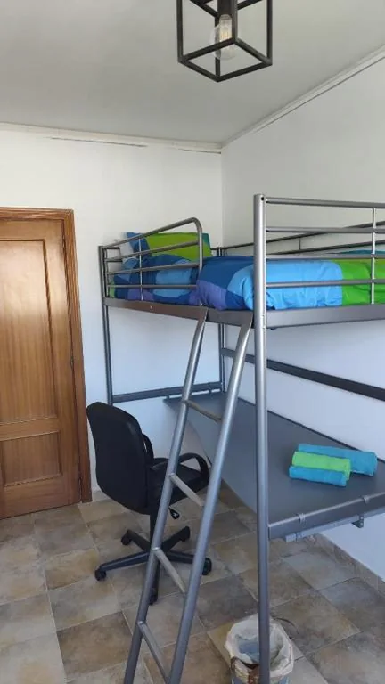 Habitación Individual con baño privado — Casa Flamenca en El Ventorrillo - Piscina, Tumbonas, Terraza y Aparcamiento