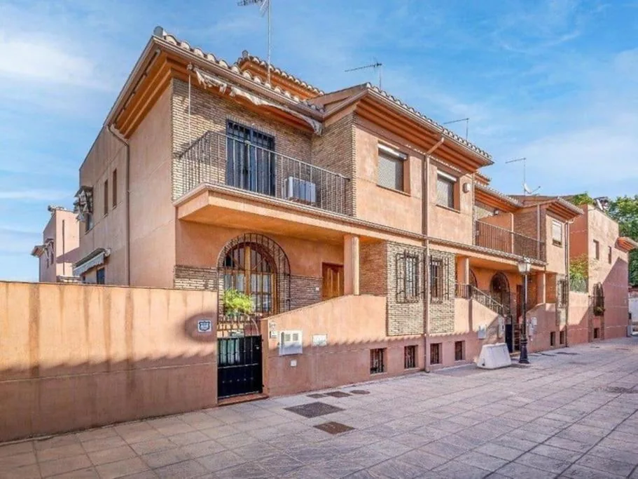 Casa de 3 dormitorios — Casa Gallito, By DaiMar