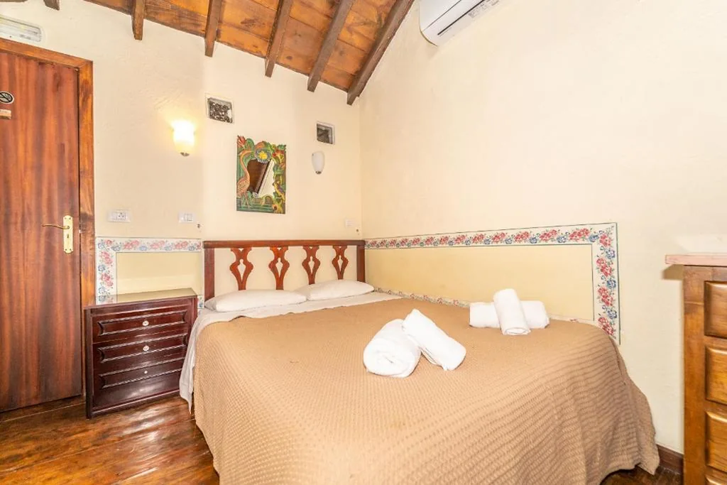 Camera doppia con bagno privato — Casa Giuliana