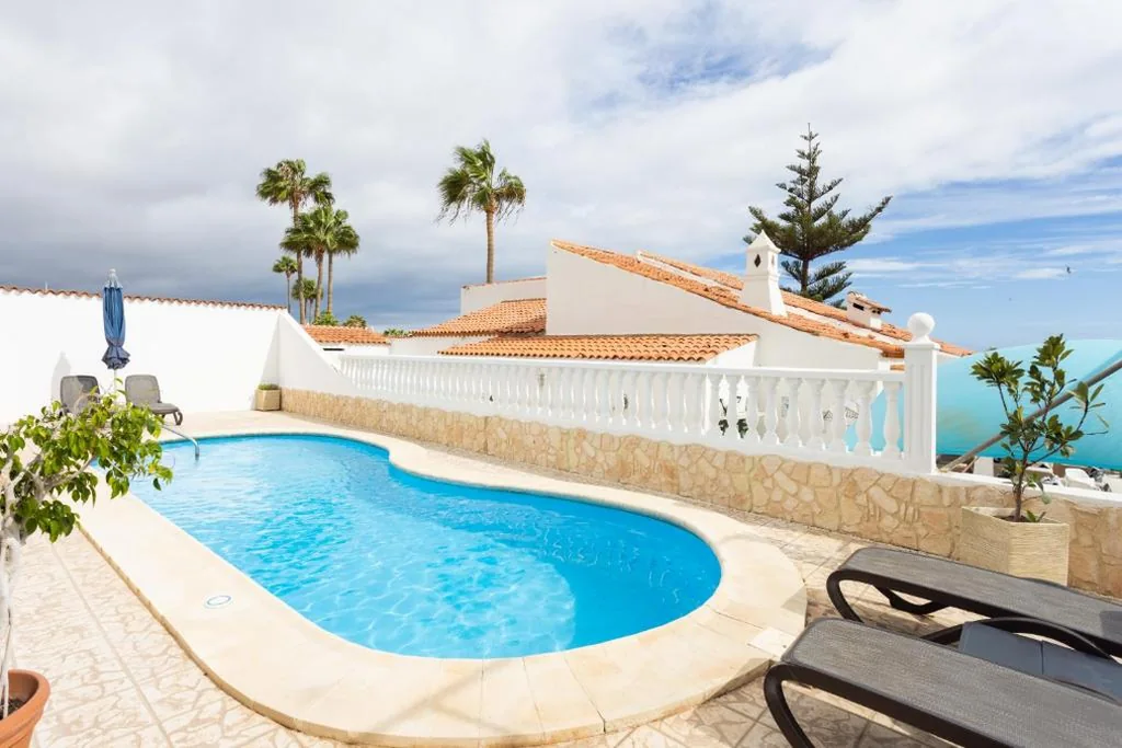 Villa con 3 camere da letto — Casa Glenys con piscina privada y vistas al Golf y mar