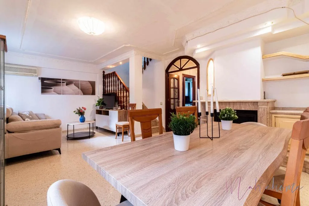 Maison 4 chambres — Casa grande , piscina y garaje