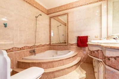 Casa grande , piscina y garaje — photo 3