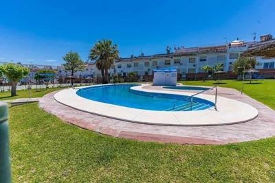 Casa grande , piscina y garaje — photo 4