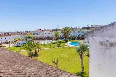 Casa grande , piscina y garaje — photo 10