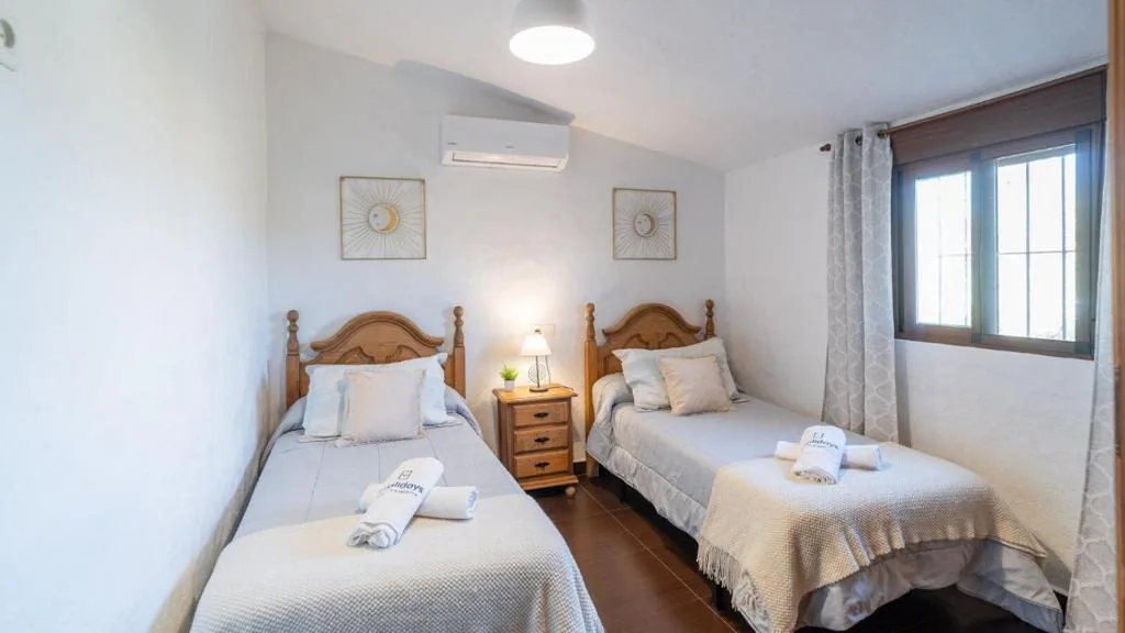 Casa Herrero El Borge by Ruralidays