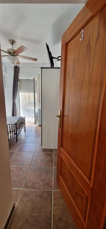 Kamer met extra groot bed — Casa Hilton
