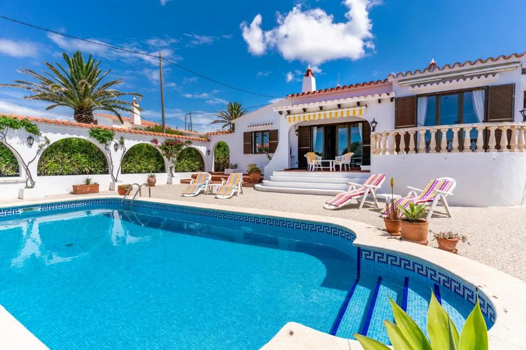 3-Bedroom Villa — Casa Honiol, private and spacious villa with sea views