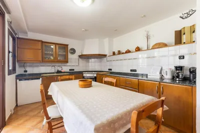 Casa Horta Den Menut — Foto 11