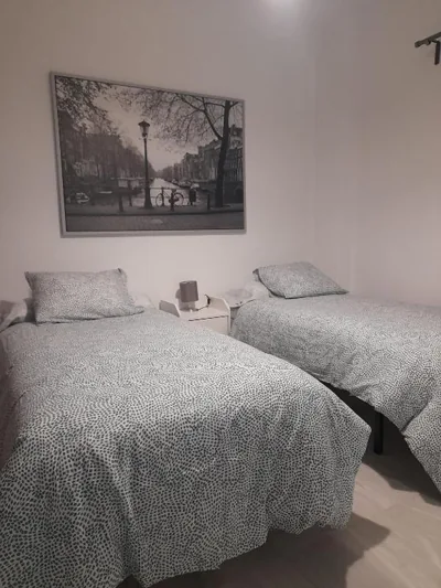 CASA INDEPENDIENTE EN NERVION JUNTO A PARADA DEL METRO — foto 2