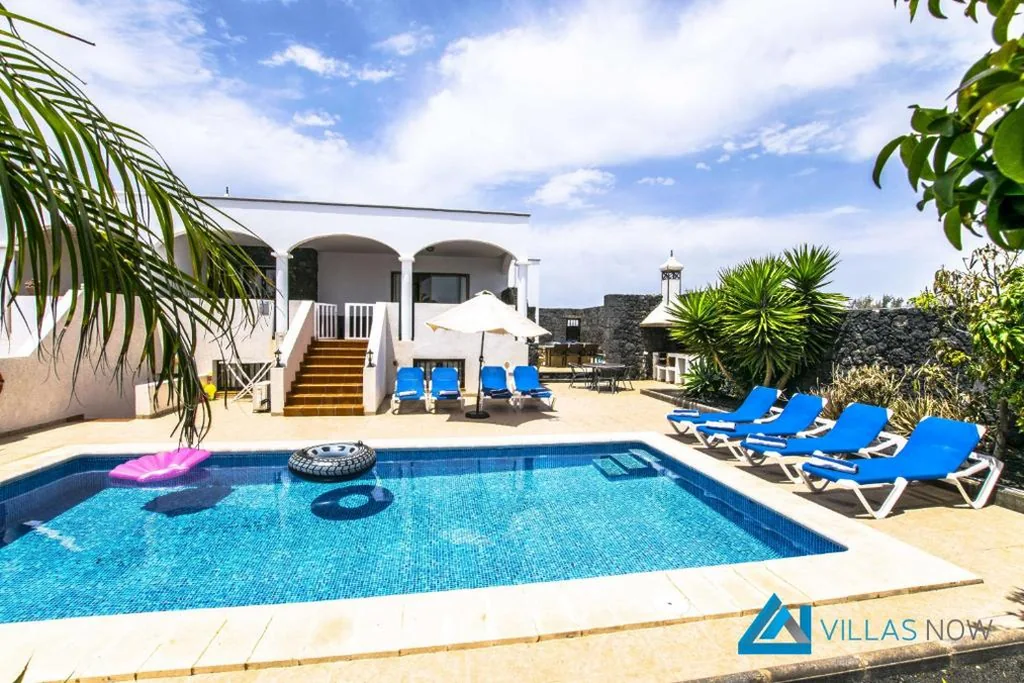 Villa mit privatem Pool — Casa Indiana - LH110 By Villas Now Ltd