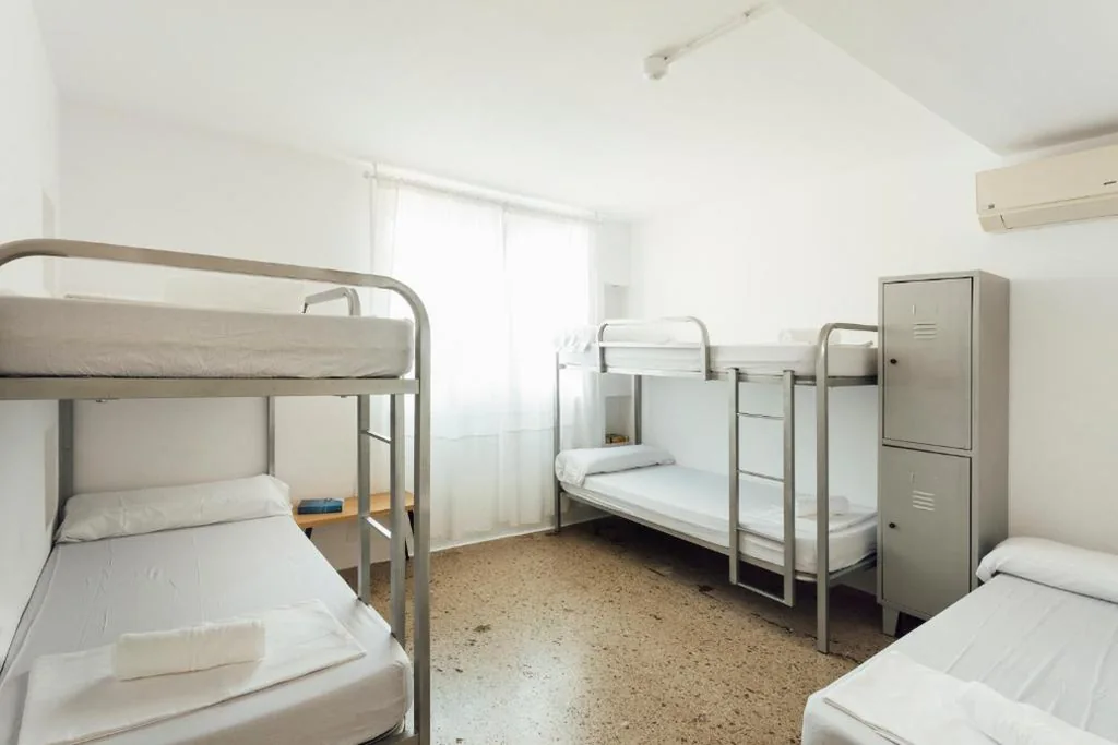 Camera familiare con bagno privato esterno — Casa Jam Barcelona