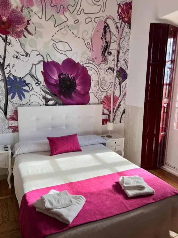 Tweepersoonskamer met balkon — Casa Jardín El Colmenar