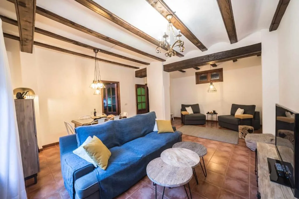 Casa Unifamiliar de 3 dormitorios — Casa Jarreta Centro Albarracin