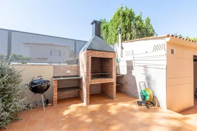 Casa junto al mar con jardín — foto 5