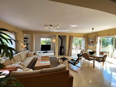 Casa junto al mar con jardín — foto 8