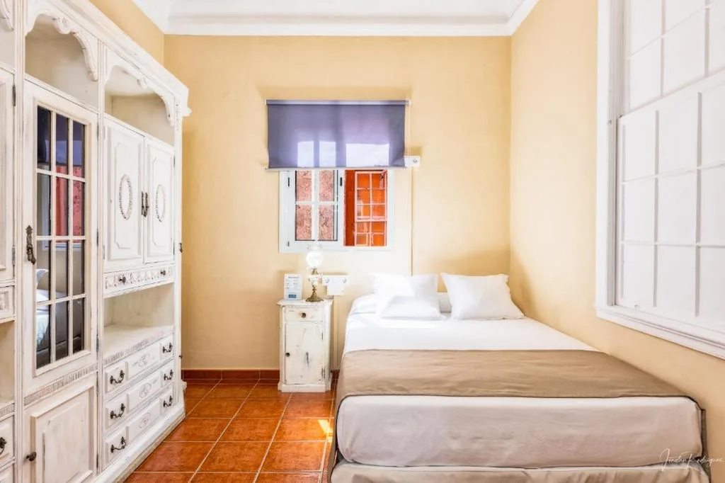 Quarto Duplo com casa de banho privativa externa — Casa Jurado