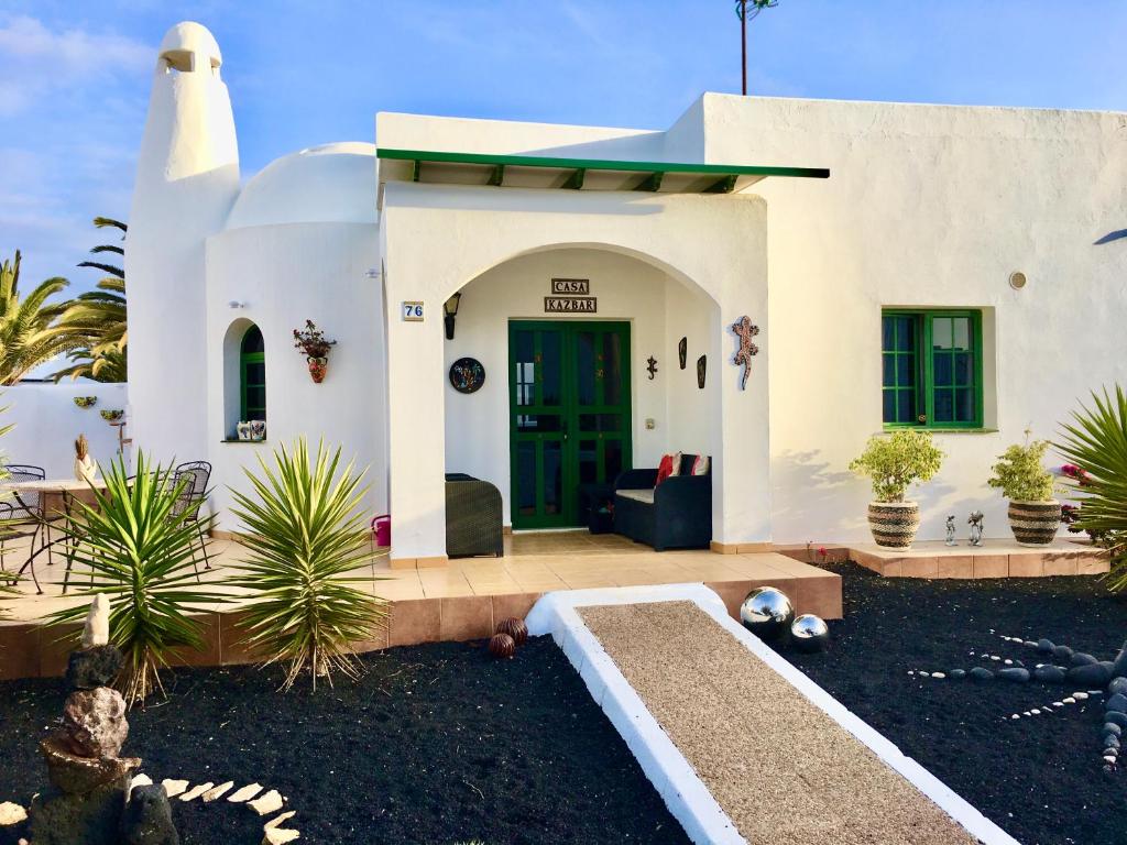 Casa KazBar, lovely 1 bed villa & communal pool