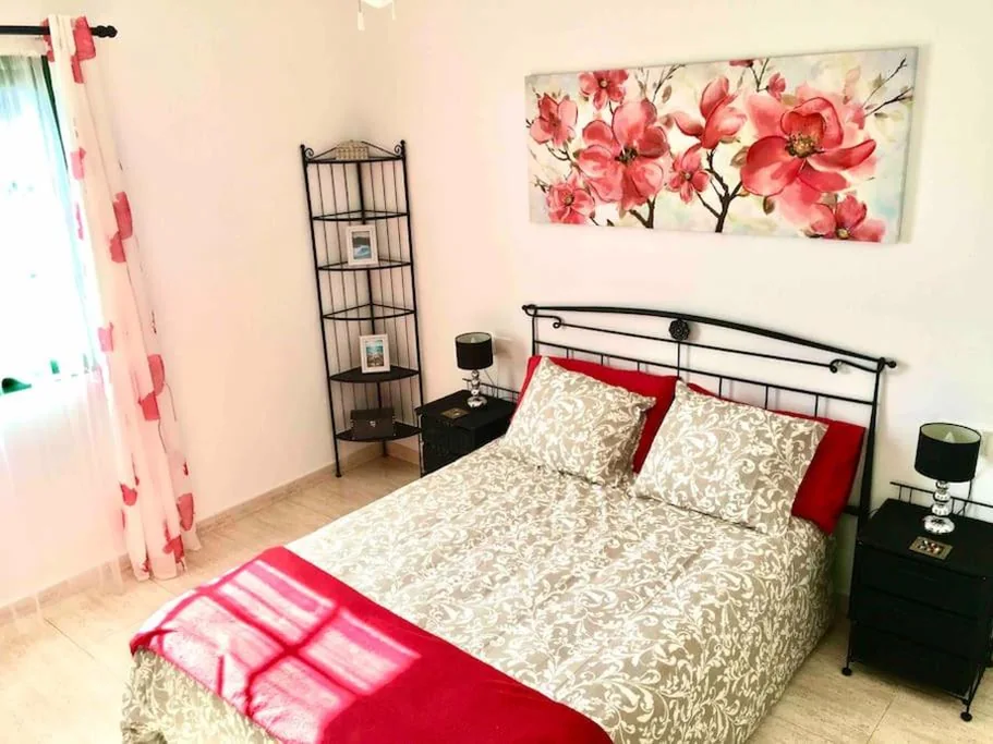 Casa KazBar, lovely 1 bed villa & communal pool