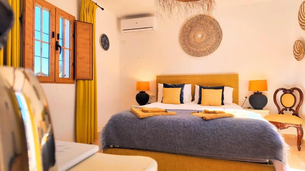Quarto Duplo com pátio — Casa La Alegria 37