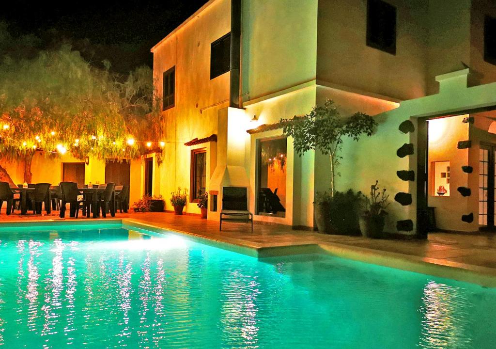 Casa-la-Costa - Villa with Pool for Groups, Families and Retreats