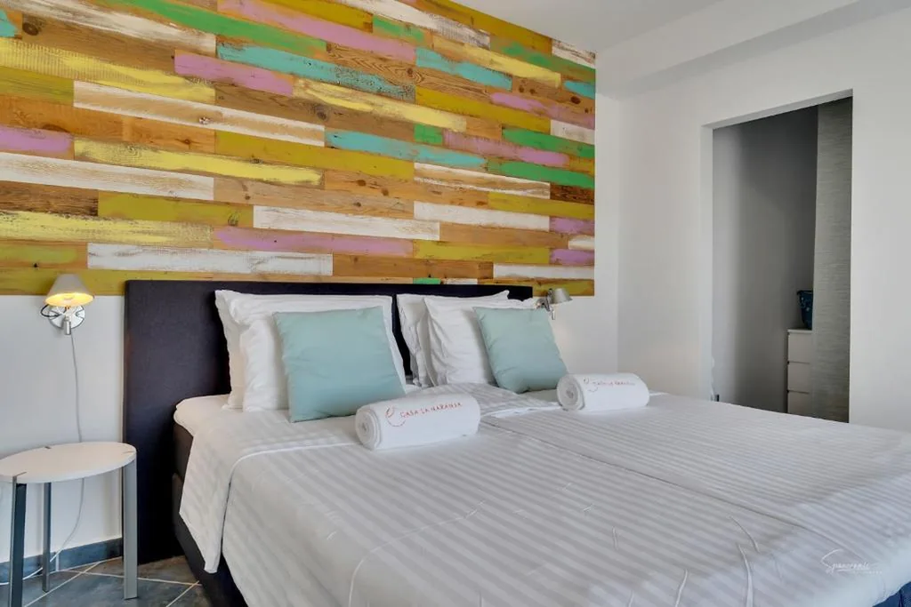 Zimmer mit extra großem Doppelbett und Meerblick — Casa la Naranja Boutique B&B
