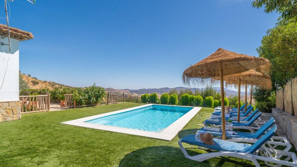 Casa La Sombra de la Parra Antequera - La Higuera by Ruralidays