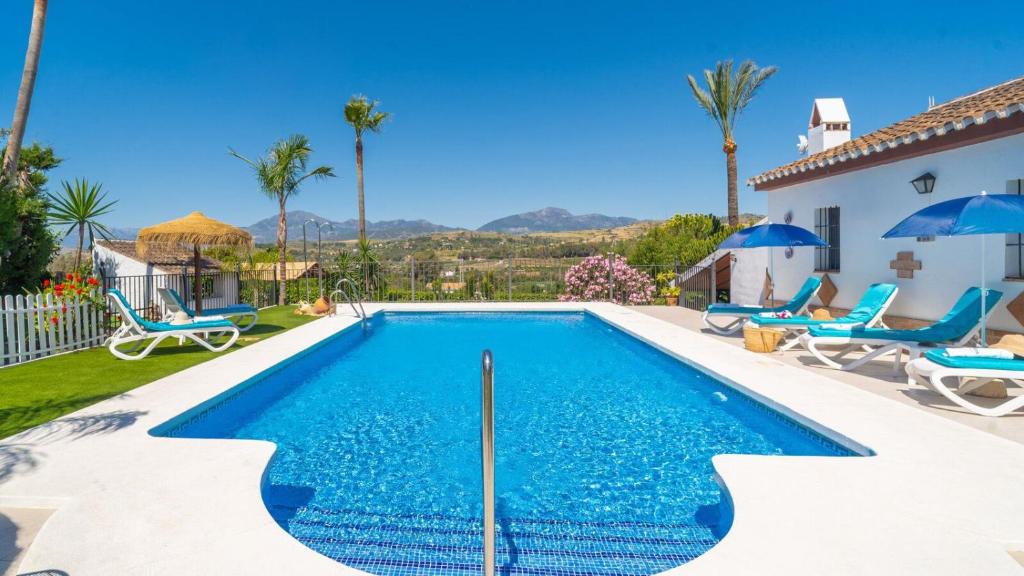 Casa La Vina del Arenal Pizarra by Ruralidays