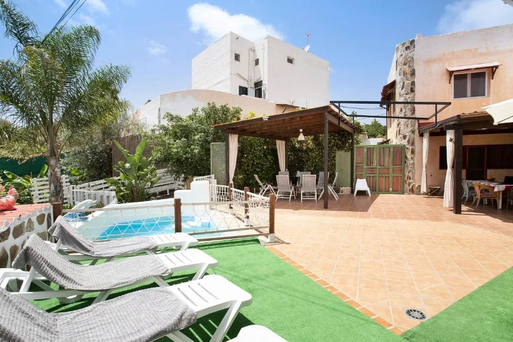 Villa con vistas al jardín — Casa Las Flores