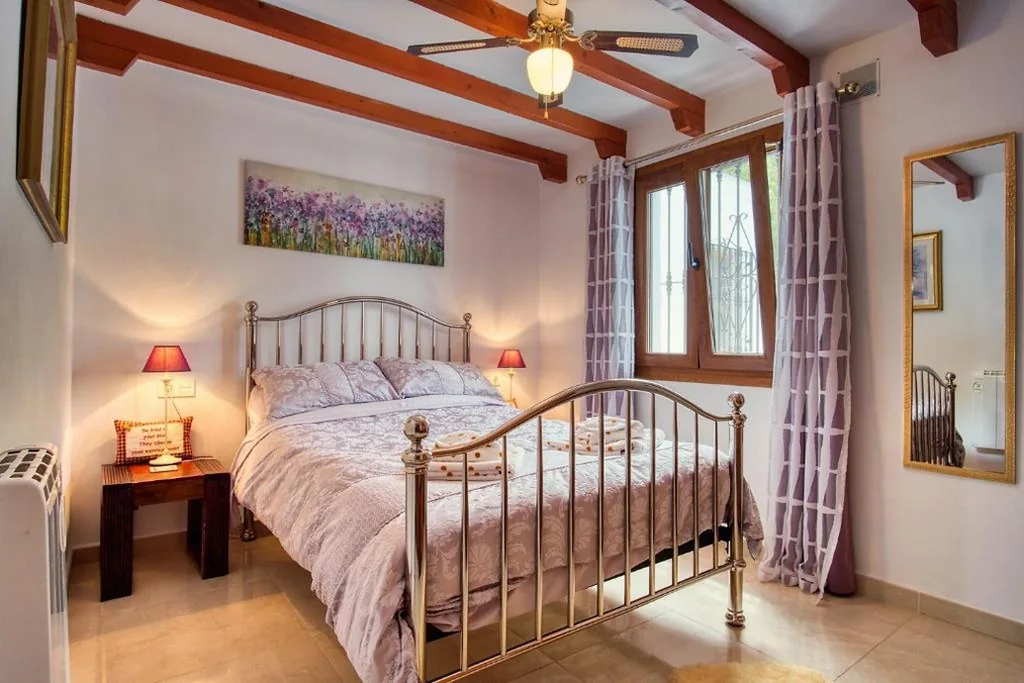 Habitación Doble con baño privado externo — Casa las Torres B&B