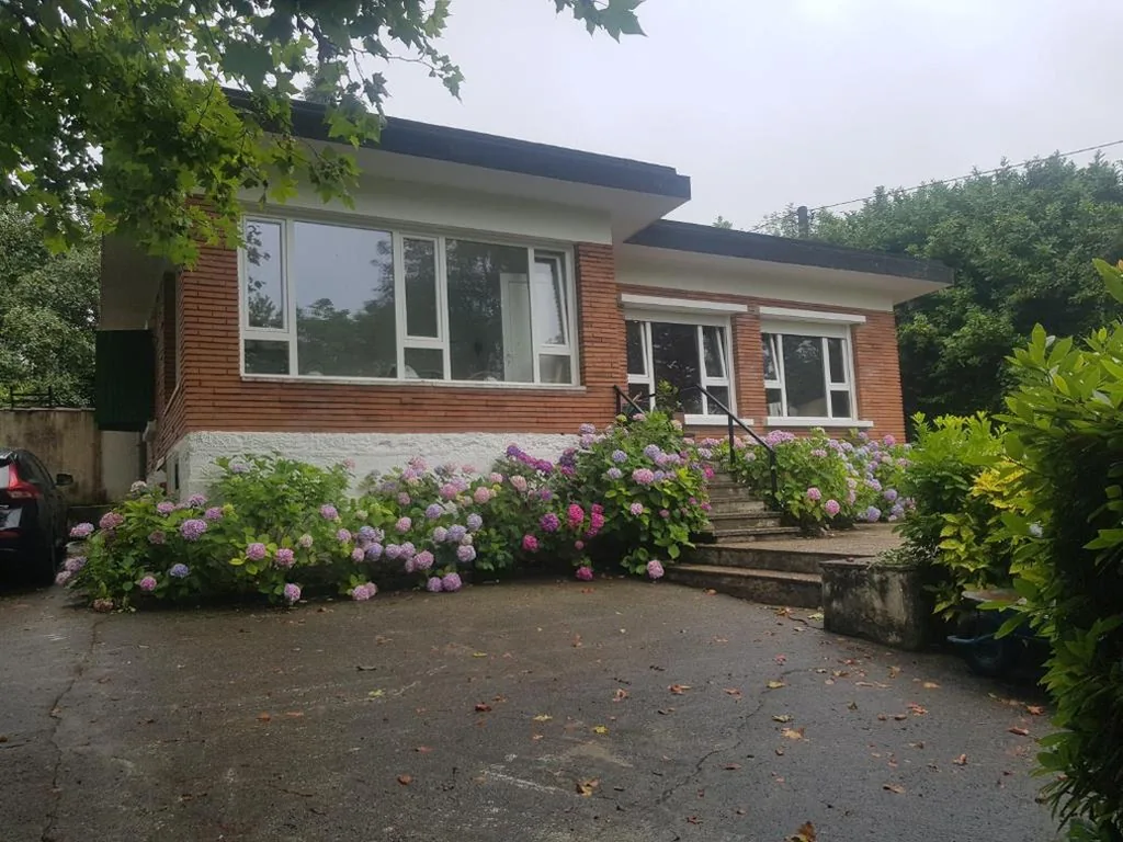 Villa mit 2 Schlafzimmern — Casa Lekutxoa con amplio jardín cerca de San Sebastián