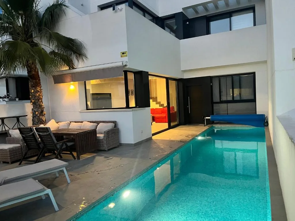 Three-Bedroom Villa — Casa Lemra