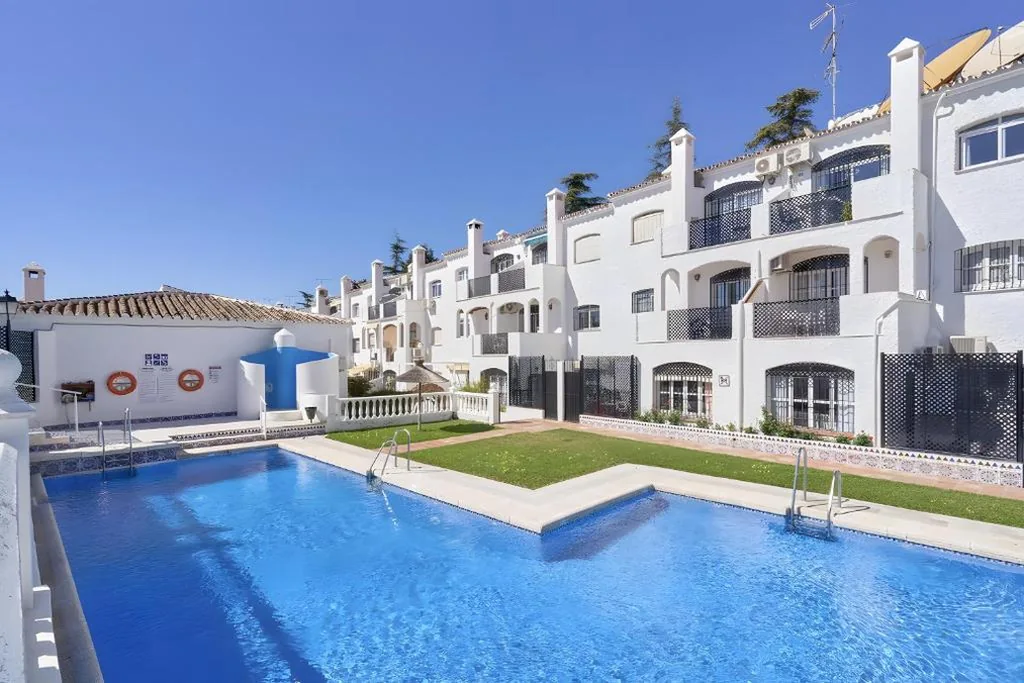ベッドルーム2室の貸別荘 — Casa Lena Town House With Community Pool
