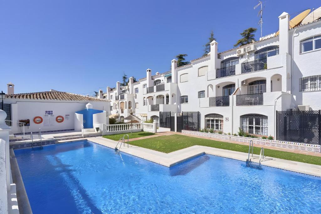 Casa Lena Town House With Community Pool