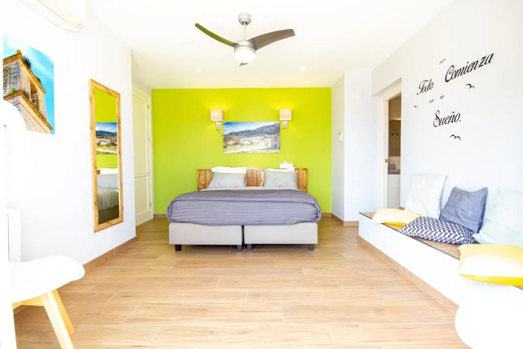 Deluxe Double Room with Bathtub — Casa Lennisa
