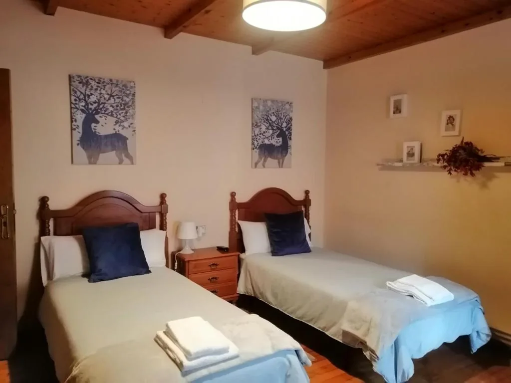 Habitación Doble con balcón - 1 o 2 camas — Casa Licerio
