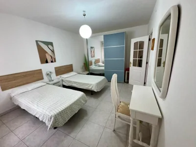 Casa Lilo, en jardin grande, con una gran piscina y barbacoa — foto 2