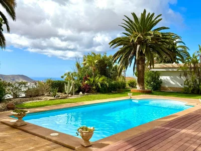 Casa Lilo, en jardin grande, con una gran piscina y barbacoa — foto 4