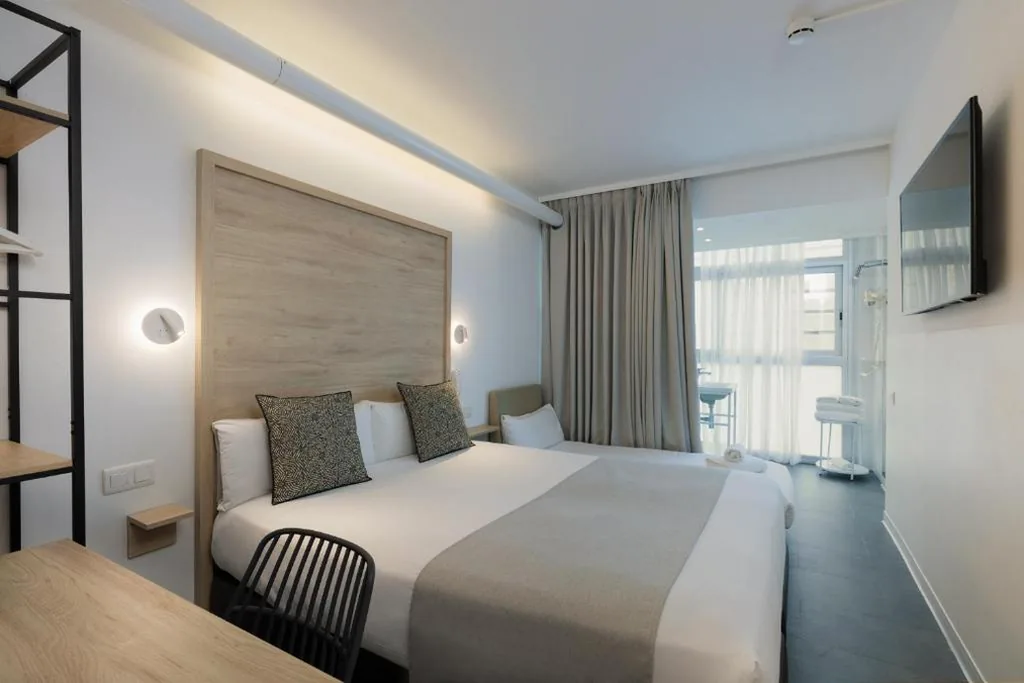 Habitación Triple — Casa Lit Barcelona
