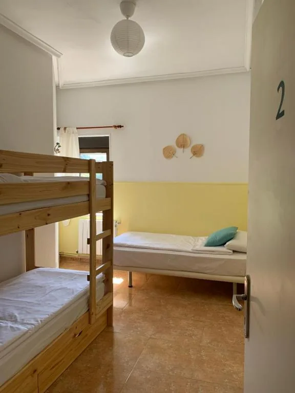 Etagenbett im gemischten Gemeinschaftsschlafsaal — casa loopez Hostel
