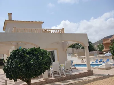 Casa Los Olivos, villa with a pool — Foto 7