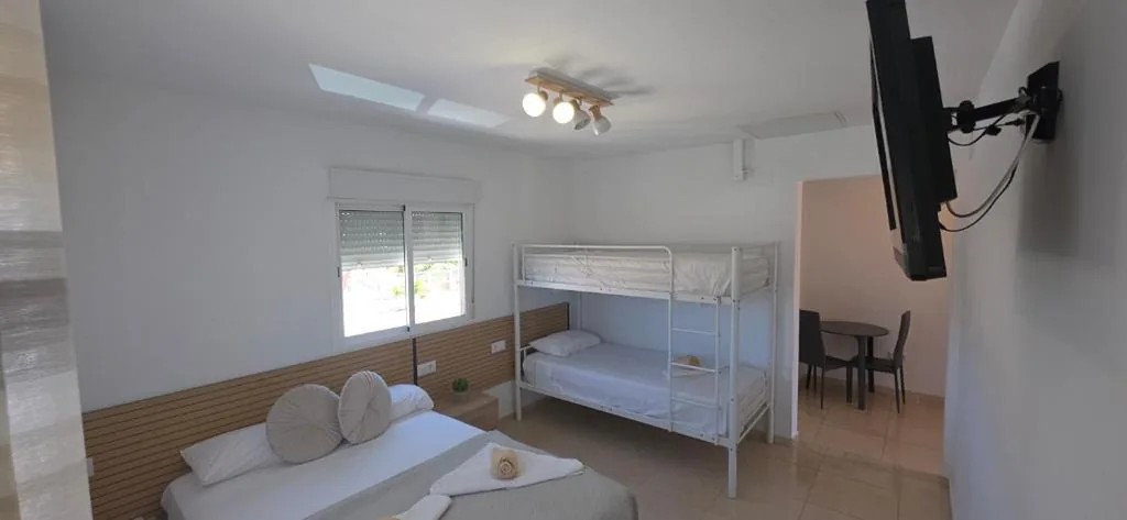 Camera tripla Comfort — Casa los Pinos Calpe Playa