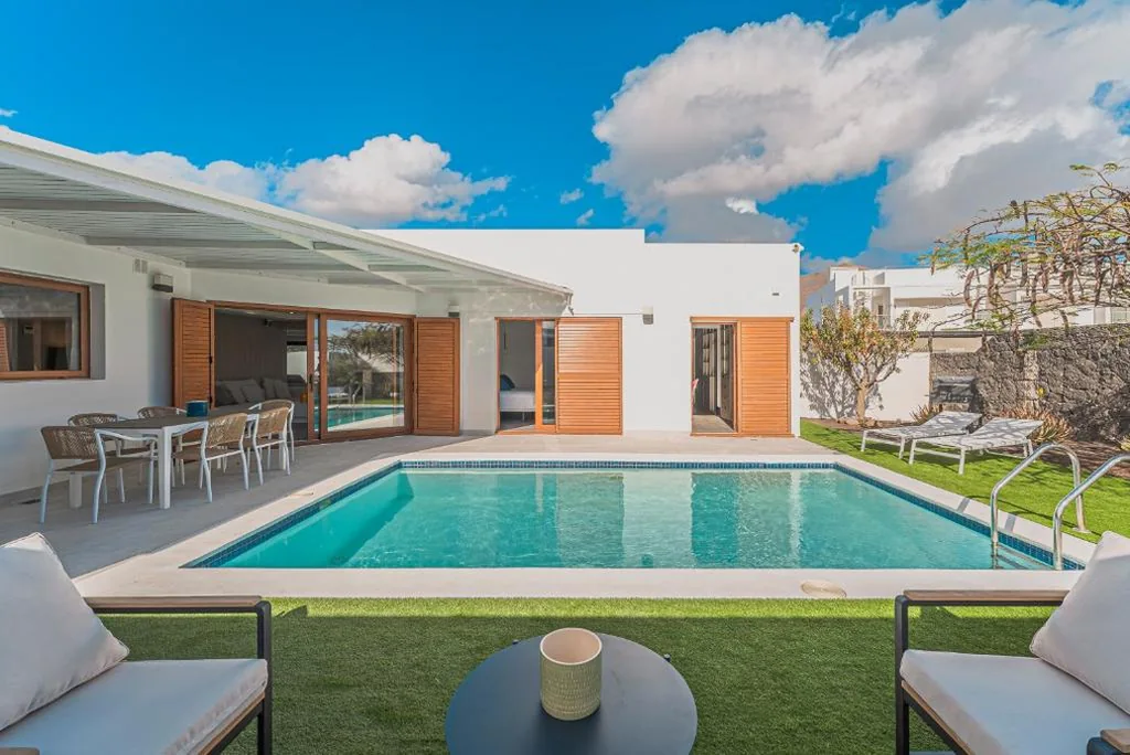 Villa — Casa Lúa Blanka