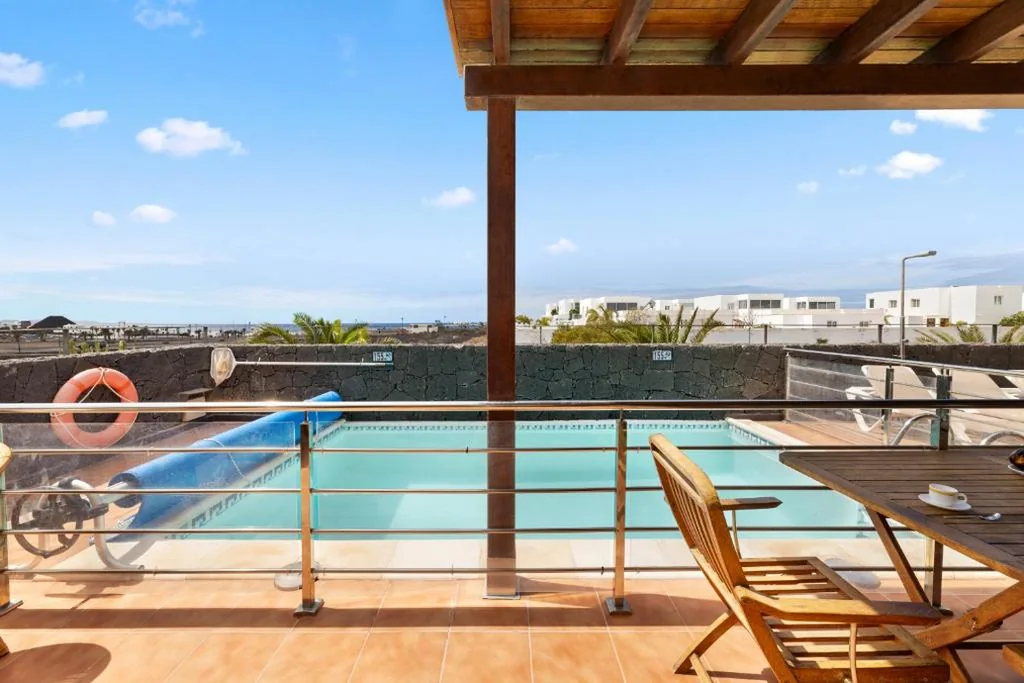 Villa con piscina privada — Casa Luna by Escape Home