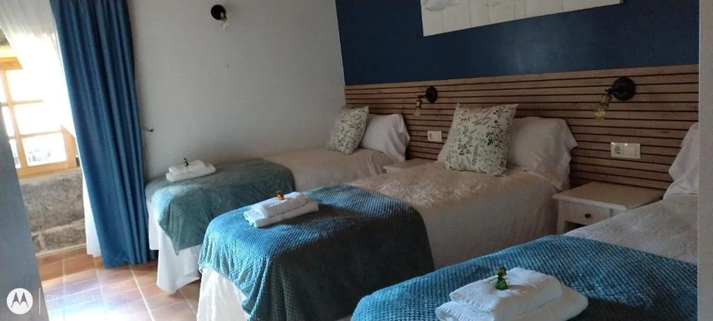 Camera tripla — Casa Luz