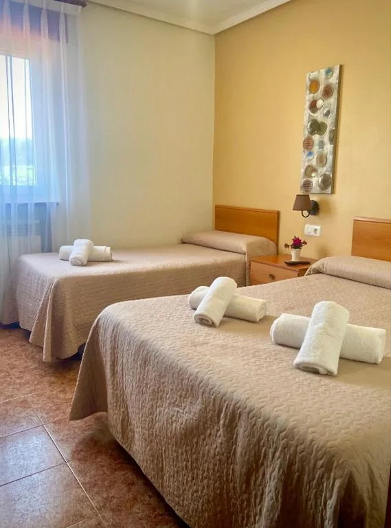 Habitación Doble con baño privado - 2 camas — Casa Marino Pensión **