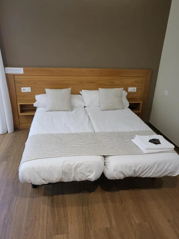 Tweepersoonskamer met extra bed — CASA MARUXA pensión