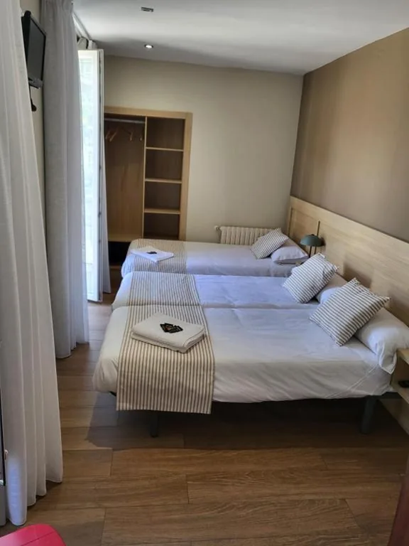 Deluxe tweepersoonskamer met extra bed — CASA MARUXA pensión