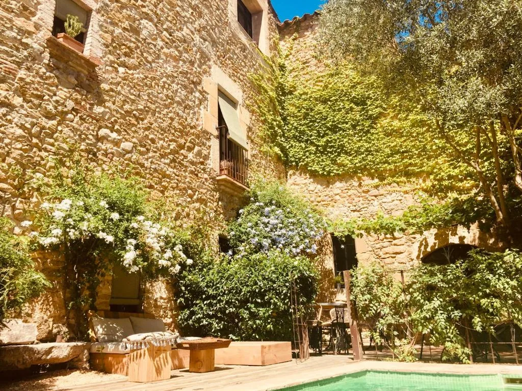 Casa de 5 dormitorios — Casa Migdia