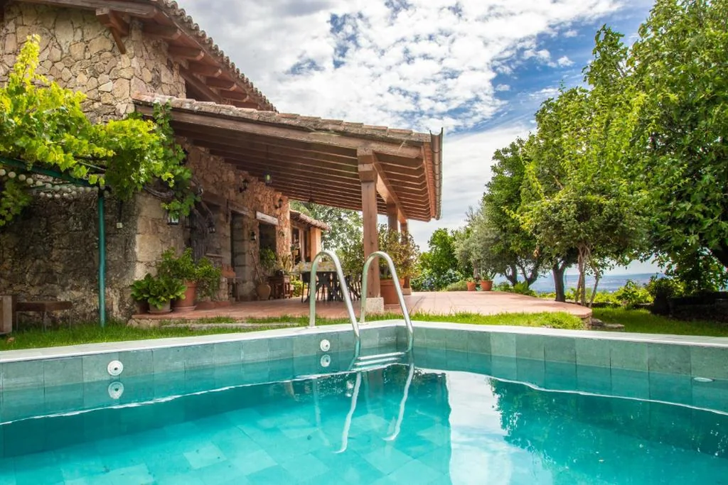 Three-Bedroom House — Casa Mimosa