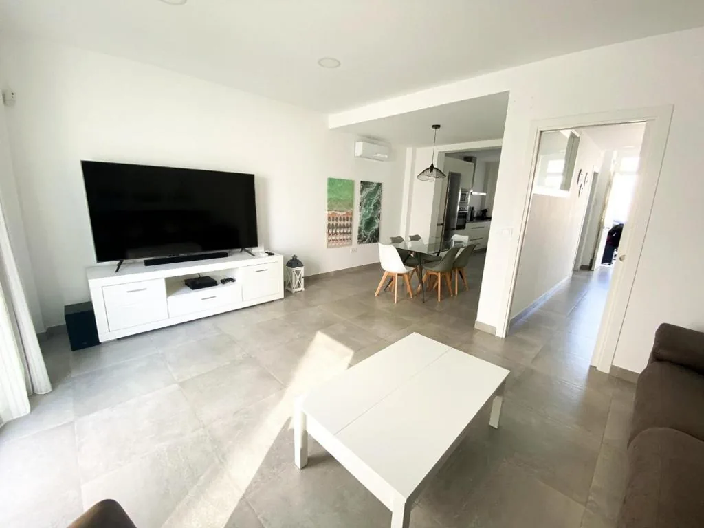 Huis met 3 slaapkamers — Casa moderna, piscina, playa, TV75, Netflix, PS4
